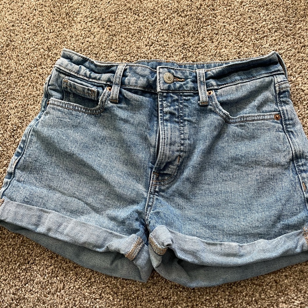 CUTE BLUE JEAN SHORTS